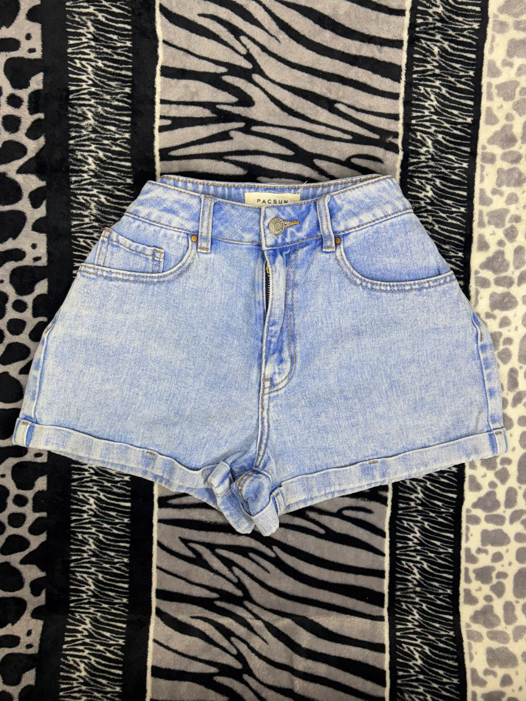 Short Pacsun de Denim Lavado Claro