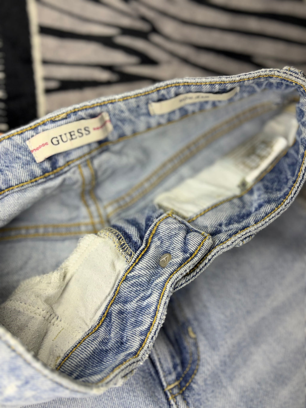 Pantalón Guess