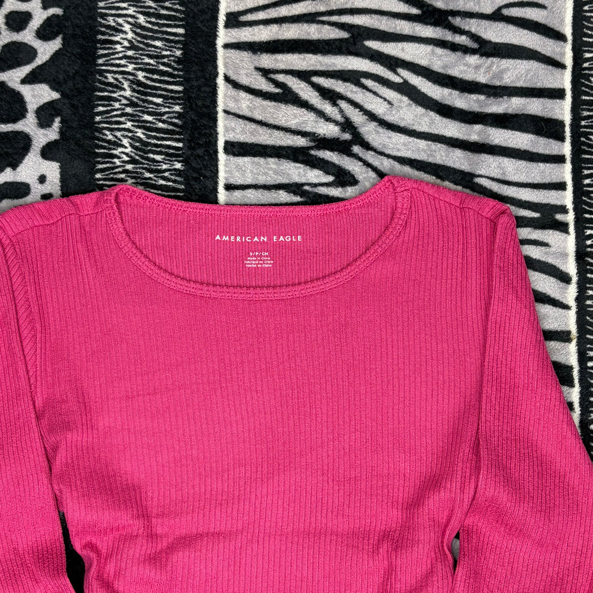 Top Crop American Eagle Acanalado Manga Larga