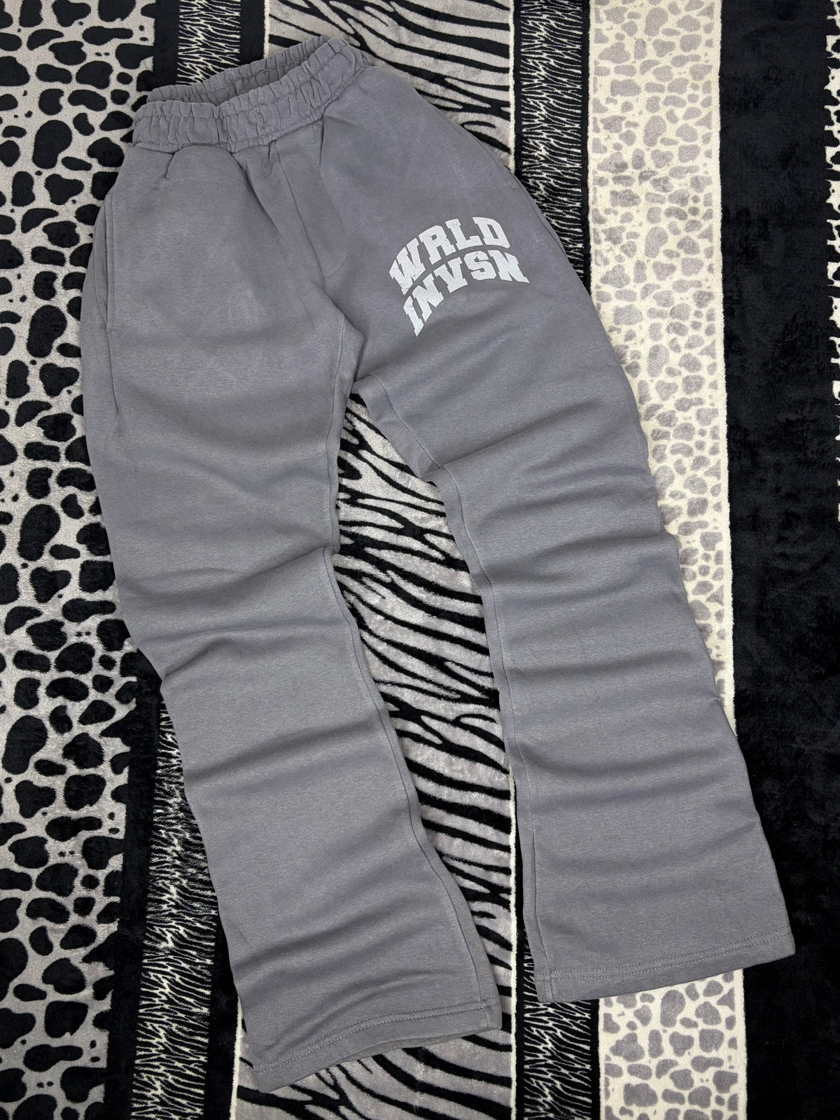 Pants “Wrld Invsn”