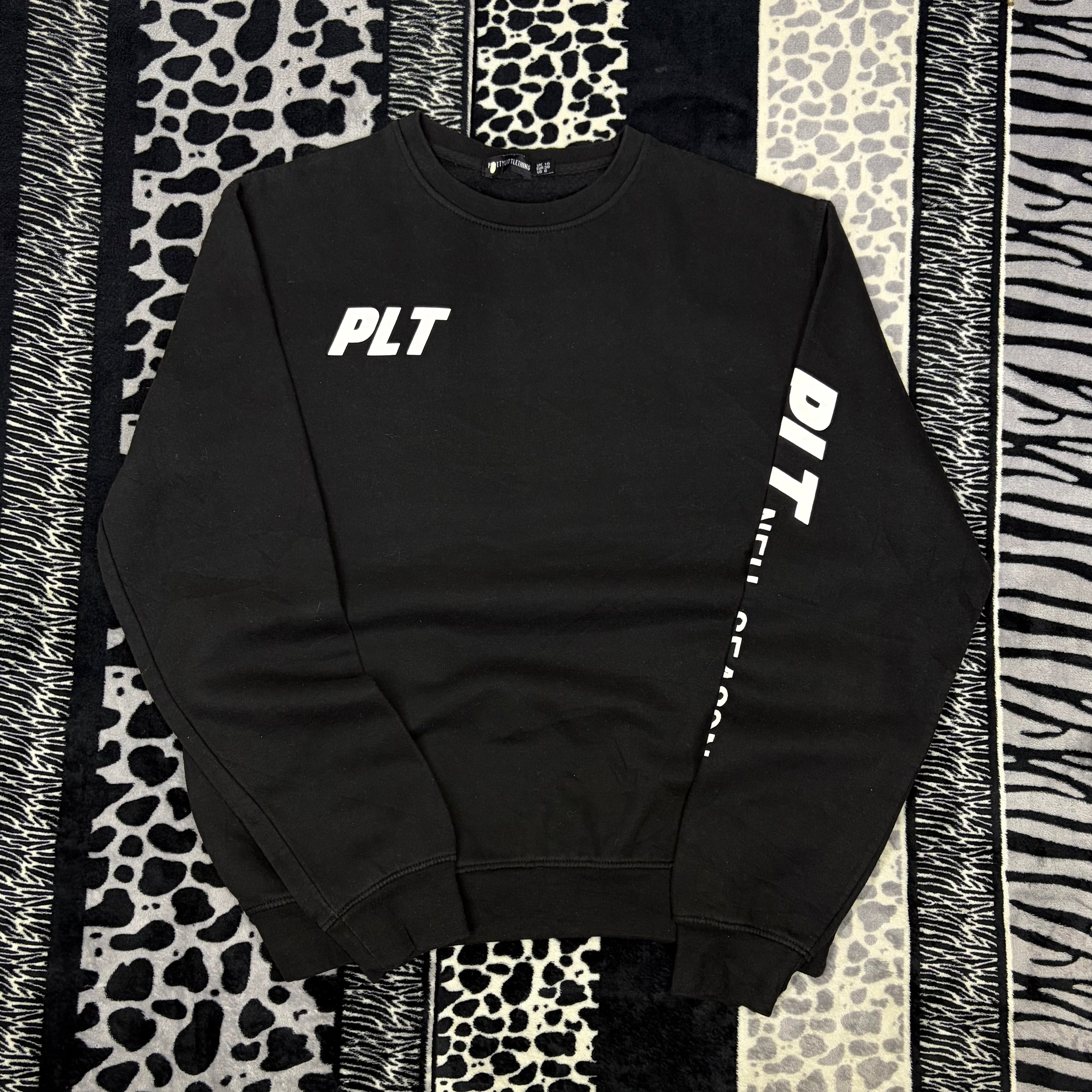 Sudadera Prettylittlething
