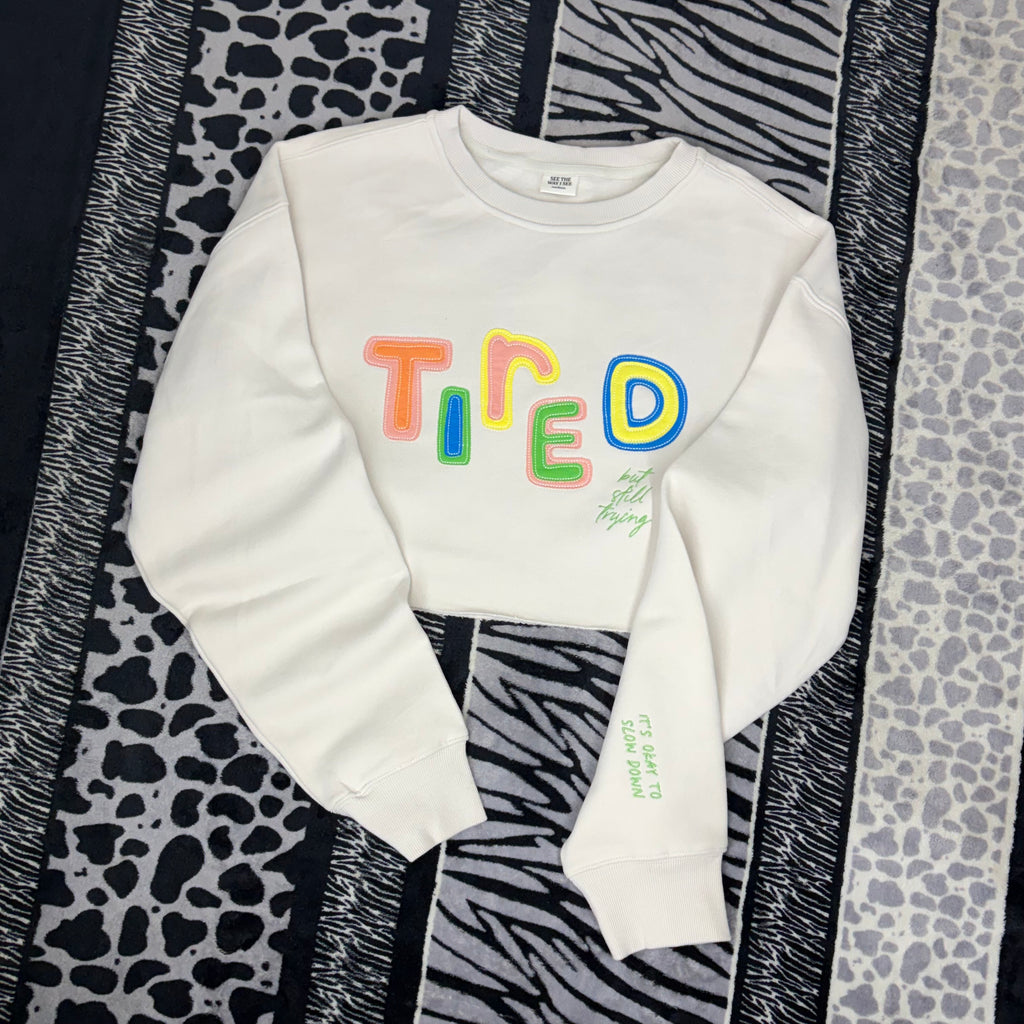 Sudadera corta “Tired”
