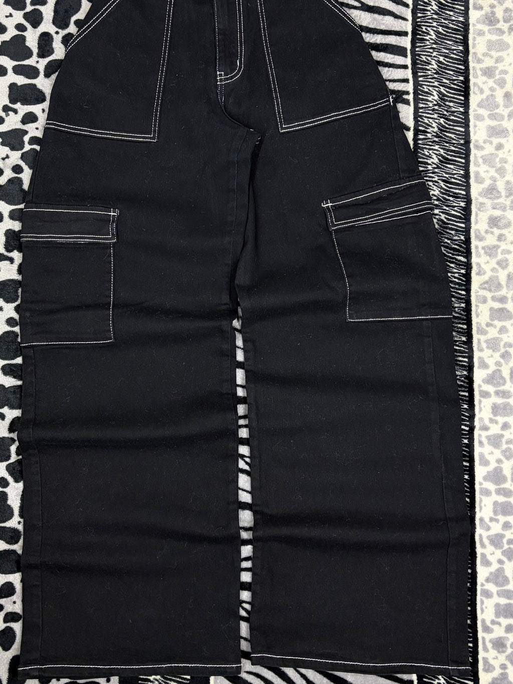 Pantalón con bolsas Forever 21