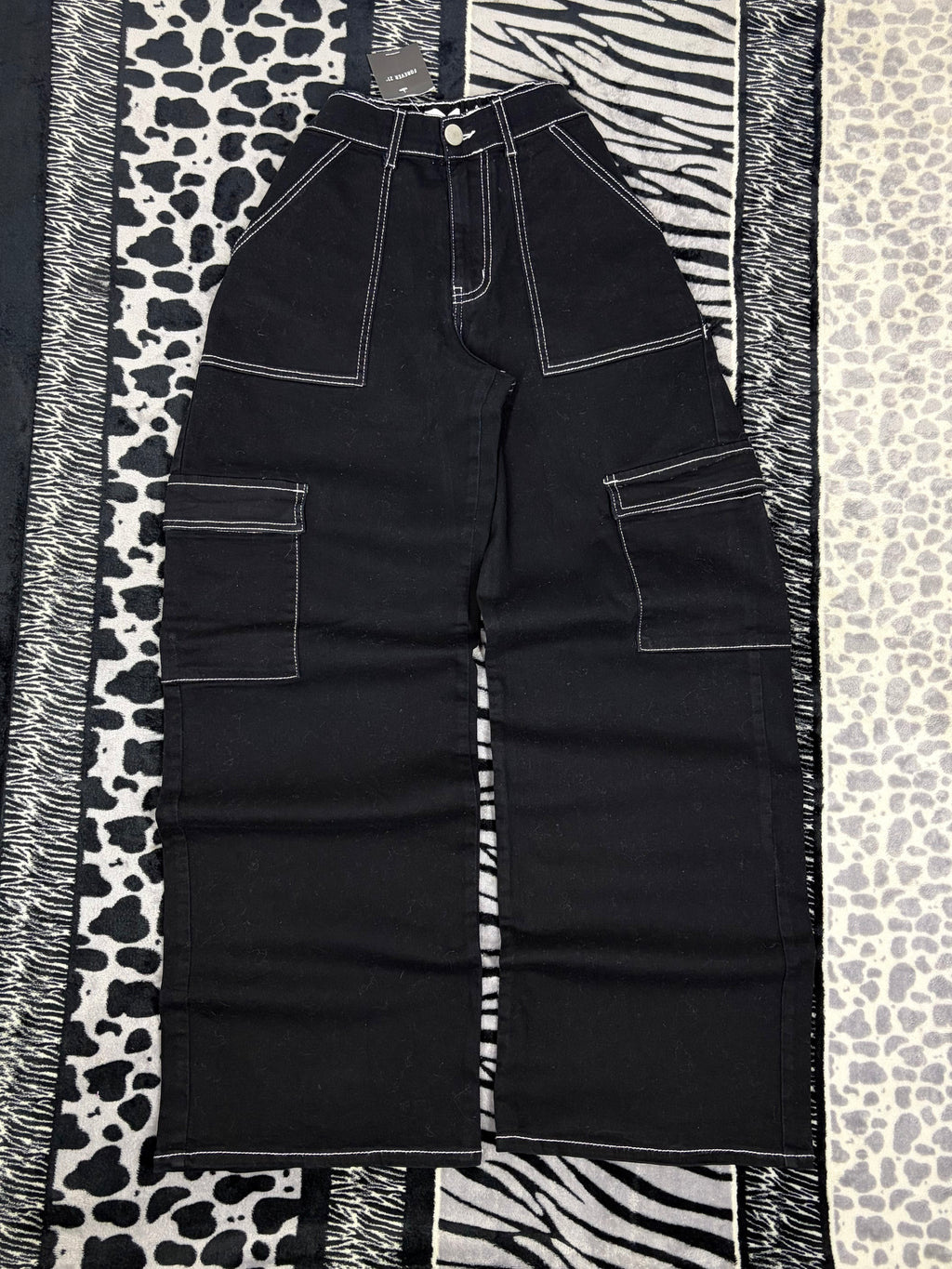 Pantalón con bolsas Forever 21