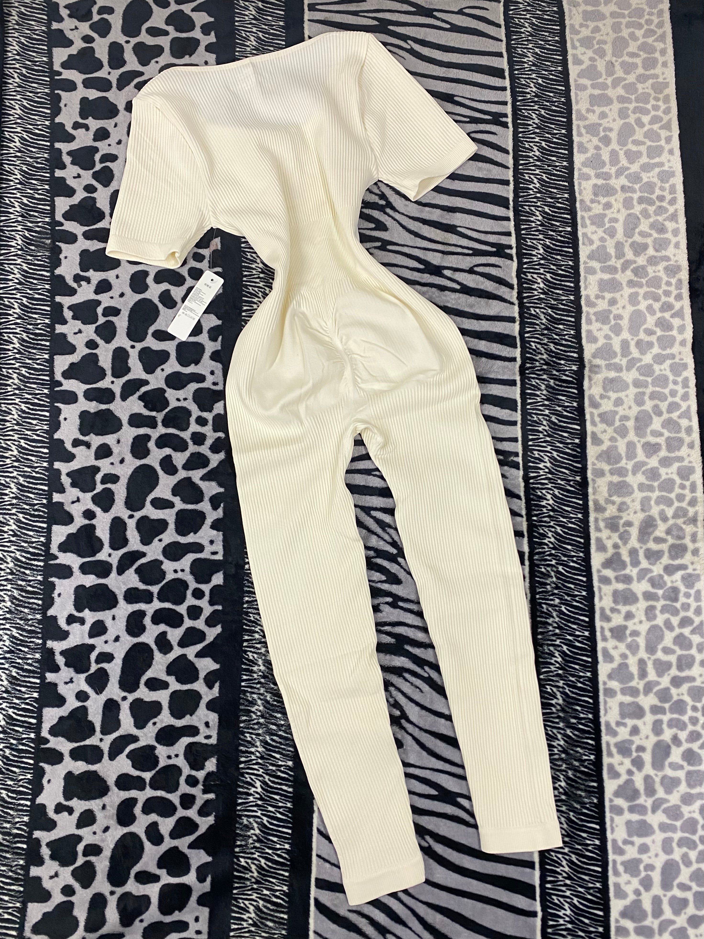 Enterizo con push up, manga corta