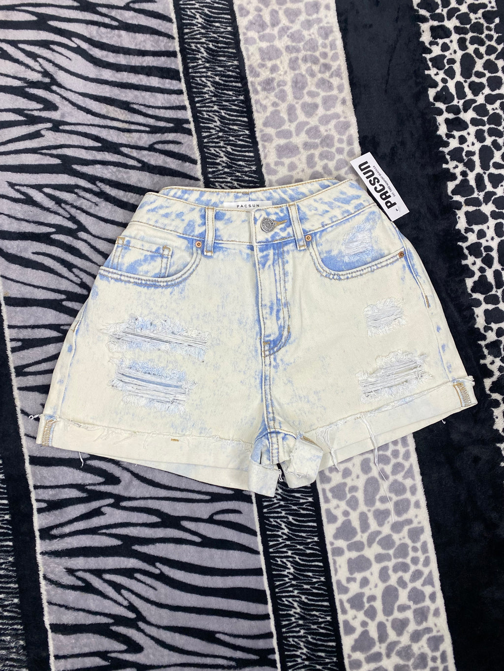 Short Pacsun