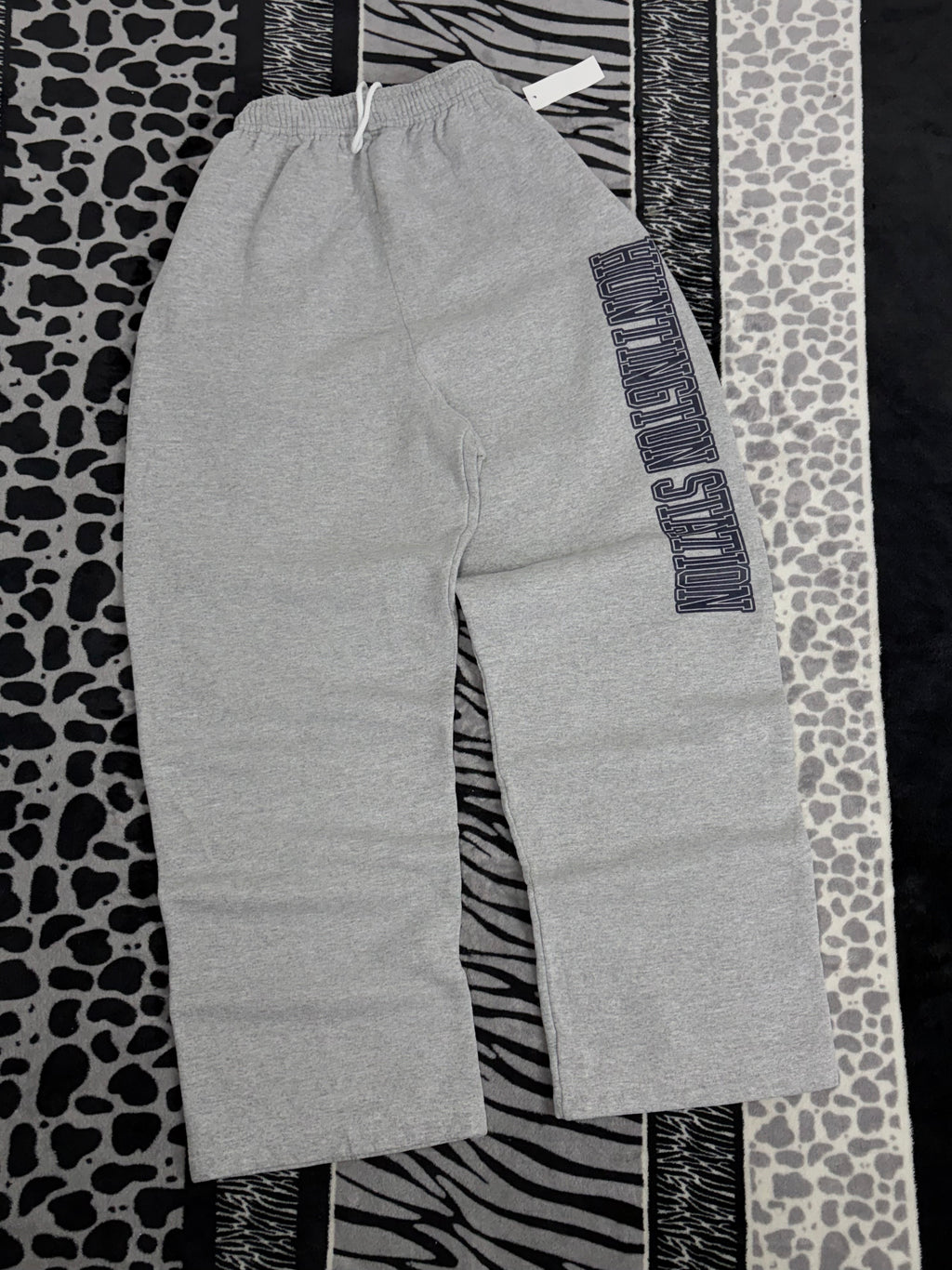 Pants Deportivo Holgado Con Estampado “Huntington Station”